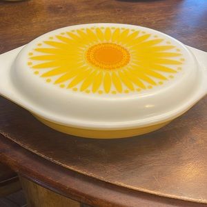 Vintage Pyrex divided Casserole dish with milk glass sunflower lid